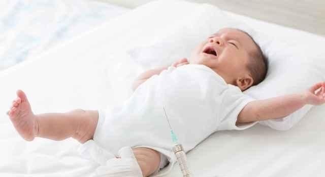 咳嗽期|宝宝咳嗽时千万别给他吃这个,不但无效,还越咳越厉害!