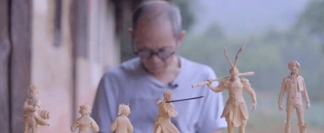 我们这一代|72岁大爷制安琪拉木雕手办,成功吸粉百万,网友:老二次元了