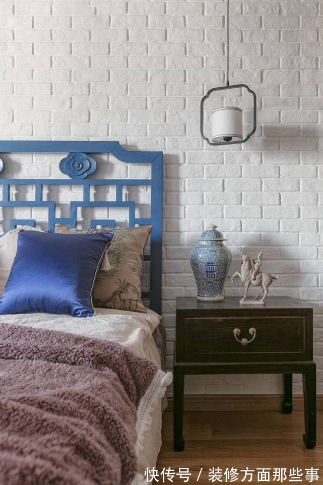 装修|142平混搭风三居室,卧室青花瓷元素挺时尚