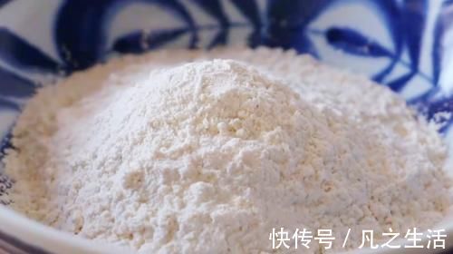 今天要教给大家一个红薯不一样的新做法,红薯糕的做法,好吃还不会上火