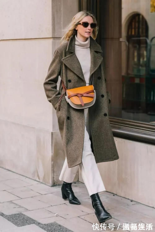 大衣 什么才是中年女人该有的穿搭?大衣+阔腿裤+靴子,优雅时髦又减龄