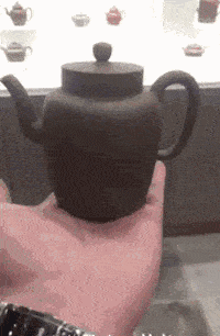 |搞笑GIF:不会合理利用工具来吹头发,那还能叫老司机吗