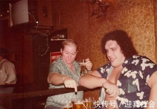 酒量|世上酒量最大的巨人,1小时能喝108瓶啤酒,死后骨灰重15斤