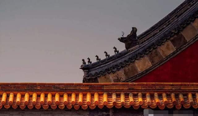 故宫的地砖裂缝了,打开后发现1个天大的秘密,专家:朱棣真狠