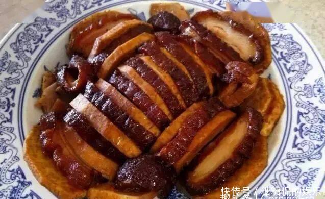 必备|芋头扣肉的家常做法，油而不腻，开胃下饭必备菜