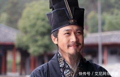 犀利|苏轼最经典的怀古词作,豪情万丈笔锋犀利,开篇就是千古名句