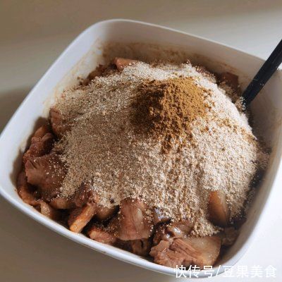 甜酱油|简单好吃的滇式粉蒸肉,秒变大厨