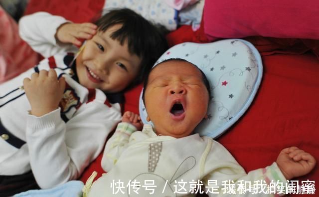 二宝|啥叫“一物降一物”?在老人面前耍赖皮的妹妹,看到姐姐立马怂了