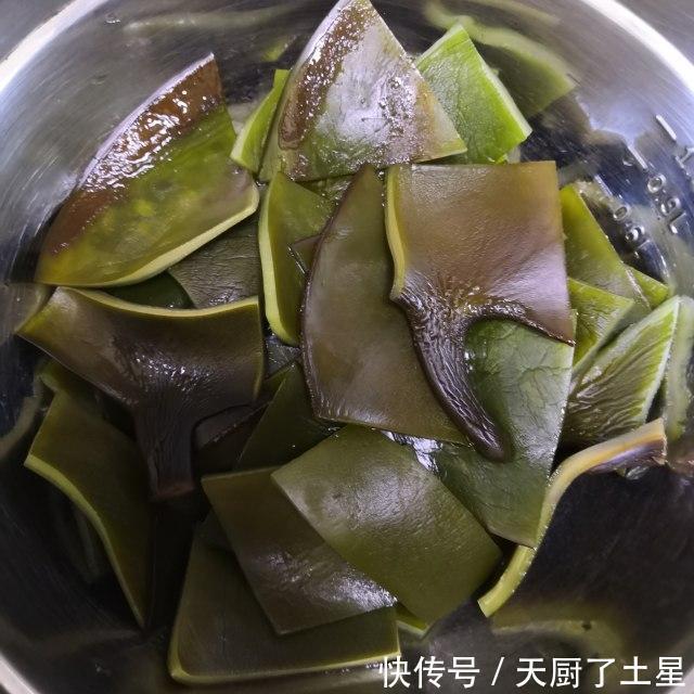 鸭肉|薏米海带炖老鸭，汤汁清淡，鸭肉软烂