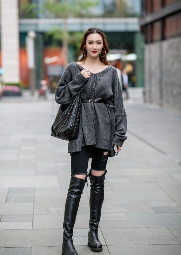 温柔|姐姐一身粉色的装扮,给人温柔恬静的感觉,展露年轻熟女的柔情