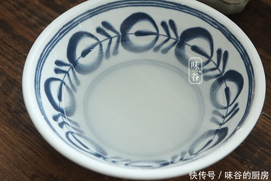 糯米粉浆|这糕点，吃一次馋一次，不用烤箱不打发，香甜软糯，暖暖过冬