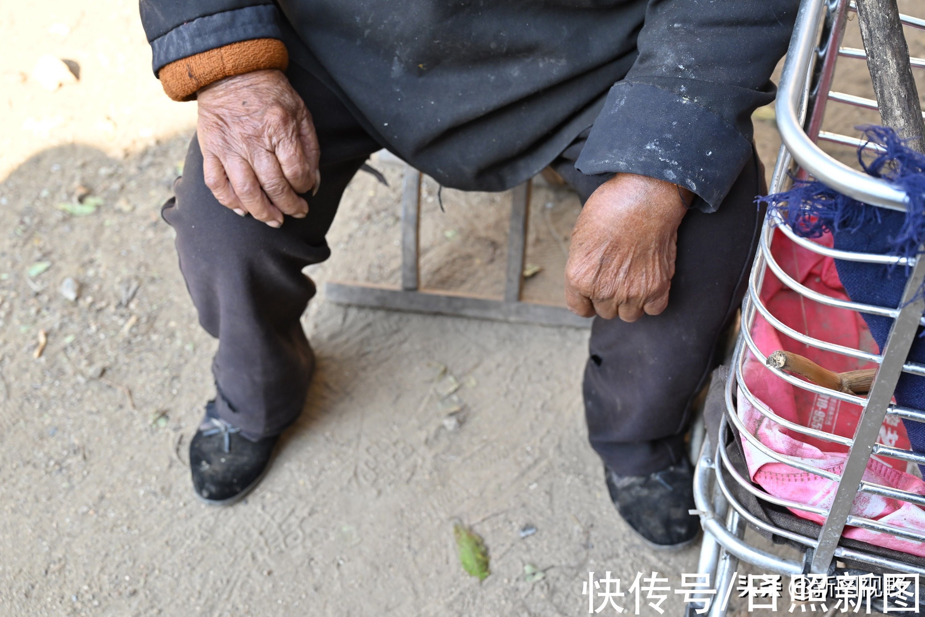 长寿|100岁奶奶,饭前习惯特殊,至今满头黑发,看长寿秘诀是啥