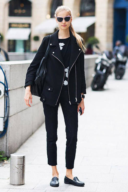 最近火了一种穿法：直筒裤＋乐福鞋，舒适百搭又时髦，春天穿正好