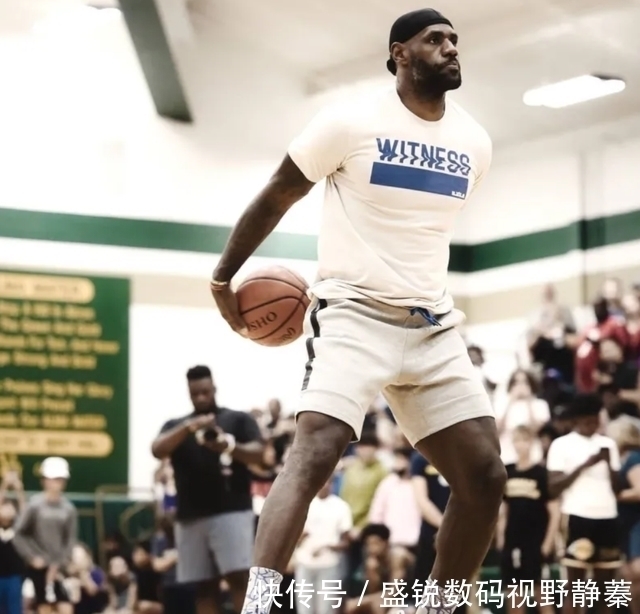 支线 詹姆斯宁可穿几年前的支线鞋也不穿LBJ19，Nike已走下“神坛”？