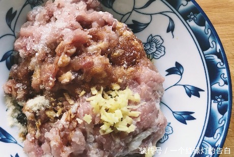 便可|自制馄饨时,掌握1点小技巧,馄饨皮薄馅大,馅香皮软还爽滑