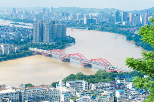 柳州市内最高的山峰，也是观柳州夜景，赏百里柳江的最佳去处！