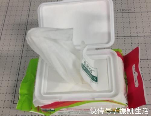 宝妈|还在“偷懒”用湿巾给孩子擦屁股?看似简单省事,实则是在坑娃