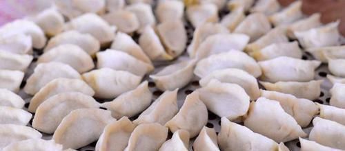 饺子皮|饺子包好后，直接放进冰箱就废了，学会这招，放多久都不坏