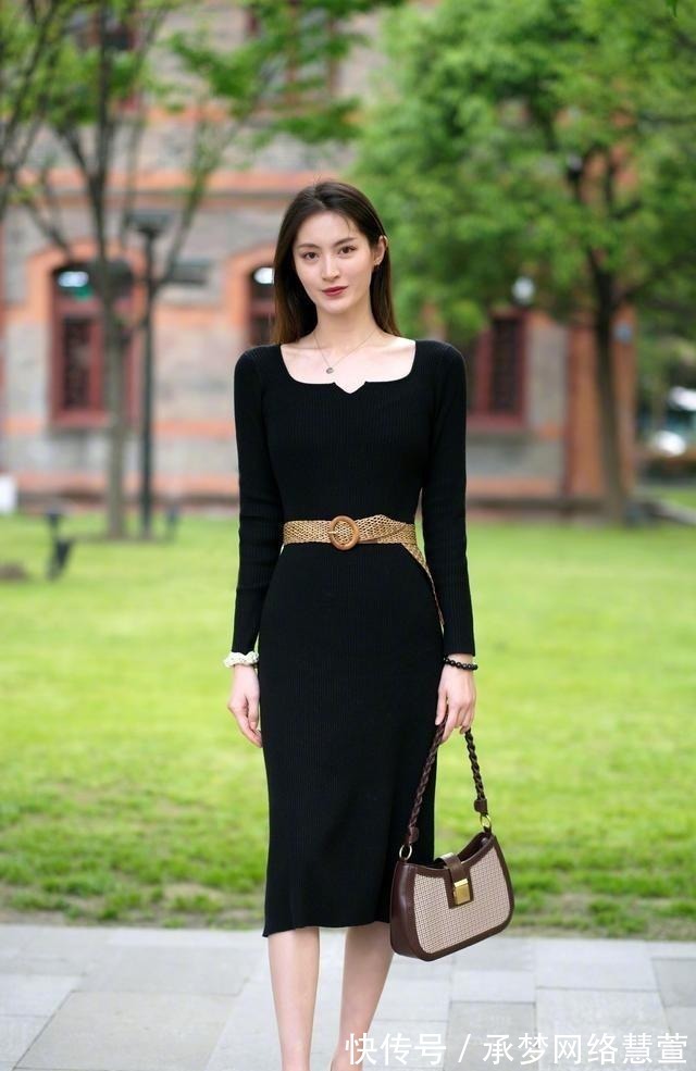 t恤|一直买买买却还是没衣服穿?不如穿好“基础款”,简约时髦又实用