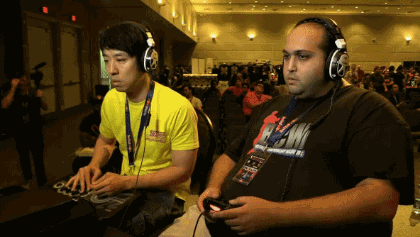 |幽默搞笑段子集:商场的按摩椅专区真是欢乐无穷啊,哈哈哈哈哈哈