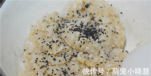 早餐|米饭新做法，儿子着了迷，天天吃不够，5分钟上桌，我特乐意做！