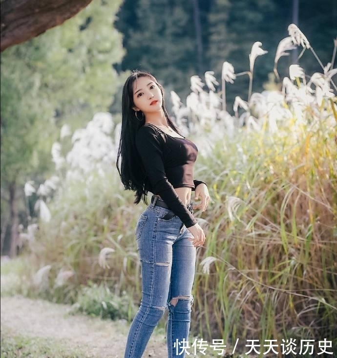 美女|微胖美女腿上肉太多,裤子都挤“裂”了