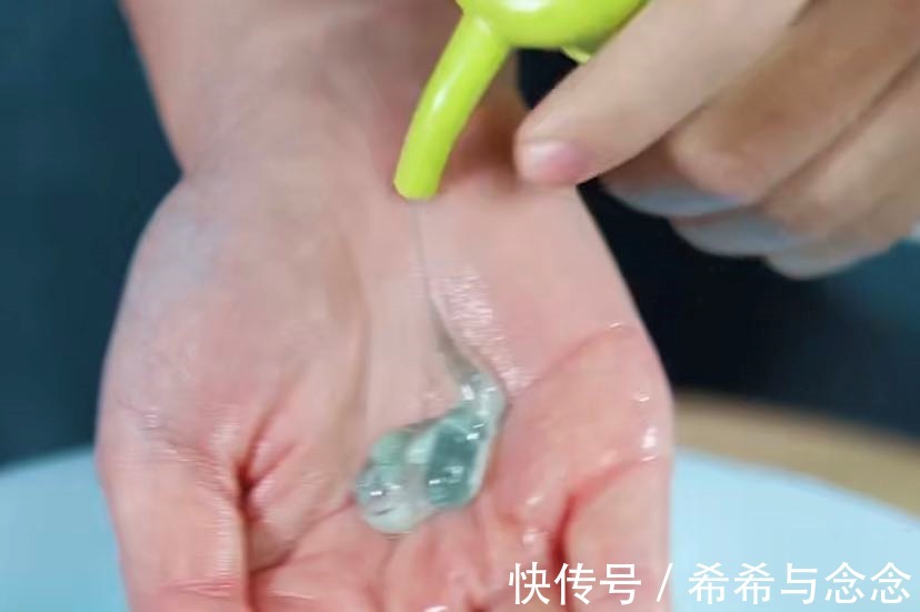 头皮|还在怀孕如何去屑的路上挣扎吗?一篇全方位“终结”你的孕期头屑