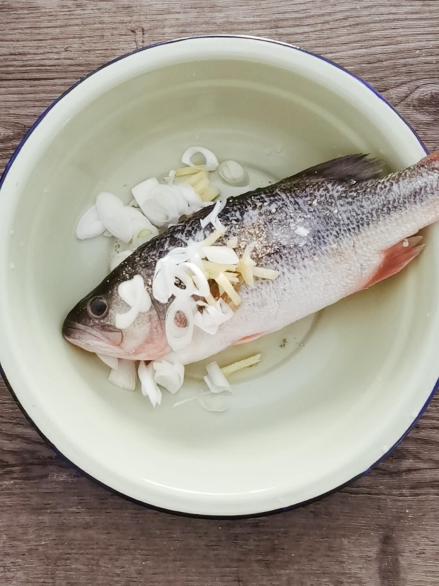 国人最常忽略的鱼，比草鱼营养，肉多刺少，价格不贵没人买