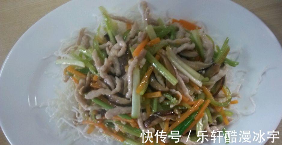 光看外表就被吸引的五彩肉丝，好吃又健康，做法简单