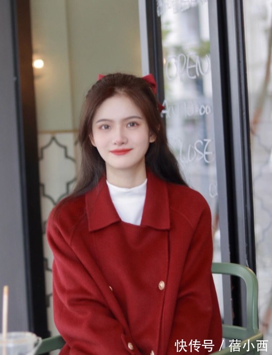 下半身|年末就要穿“红色大衣”,显白显气质,奔四的女人穿上年轻10岁!