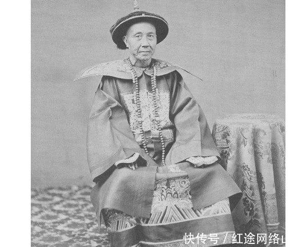 老照片|晚清老照片:丫鬟比大户人家小姐还漂亮,翘着二郎腿的慈禧