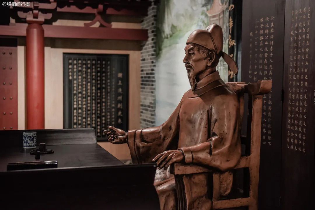 玄都观桃花#诗豪刘禹锡到底有多轴?屡次被贬却不改初心,两次硬刚满朝大臣