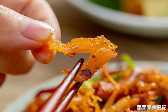 上过春晚的家常菜，10元一大盘，干香酥韧真上头