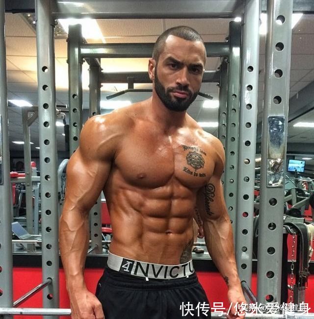 腱子肉|38岁“亚洲肌肉舞王”，一身腱子肉爱跳街舞，婚礼现场成焦点