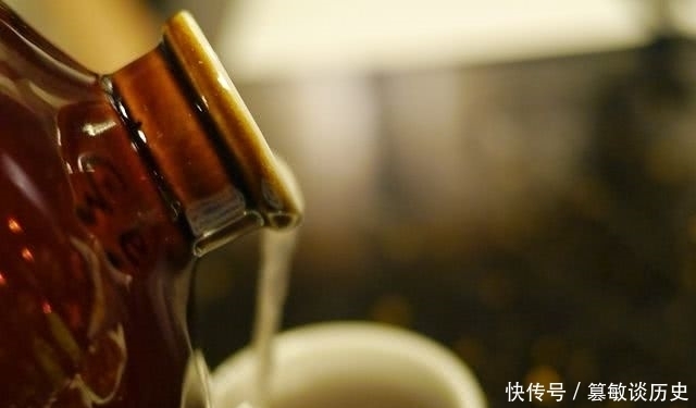 杯酒释兵权|赵匡胤杯酒释兵权,他喝的是什么酒,专家分析后说:应该是这种酒