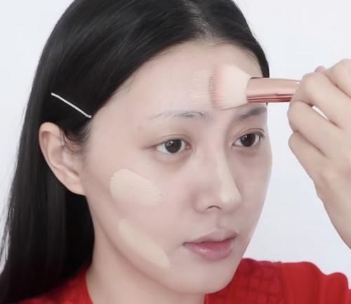 化妆|小姐姐脸上画“东宫小枫”仿妆，起初以为开玩笑，最后孪生姐妹