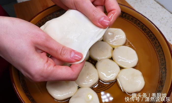 烫面|儿子迷上此面食,三天两头吃一次,不发面不烫面,上桌瞬间就扫光