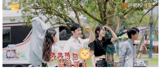 黄晓明|《中餐厅》明星做菜意外重重！厨房“鸡飞狗跳”，观众都捏一把汗