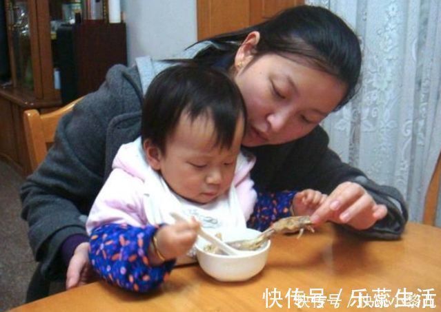 喂养|一岁孩子喂养有讲究,宝妈做好“5件事”,孩子成长不耽误
