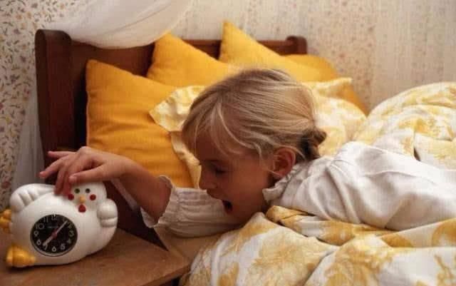 孩子|叫孩子起床时,尽量晚于这个点,长个子的关键期,妈妈别搞错了