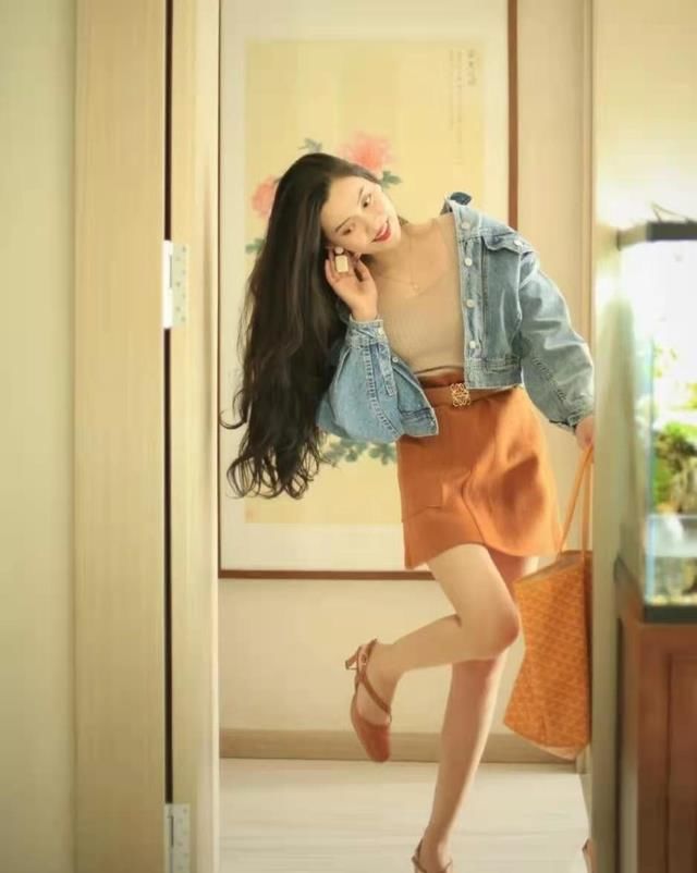 高级的淑女风：上衣+裤装，优雅时髦显气质，时尚达人亲身演绎