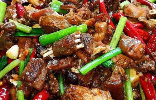孩子最馋的“葱香菜”，简单易学，色泽艳丽，补脑益智身体壮