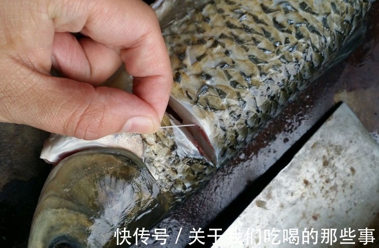 擀面杖|不用菜刀不用刨,刮鱼鳞只要一个塑料袋,又快又干净,不飞溅不腥