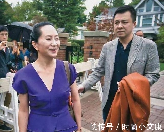 老公|孟晚舟老公低调又帅气，穿灰色西装默默护妻，用行动体现男人的担当