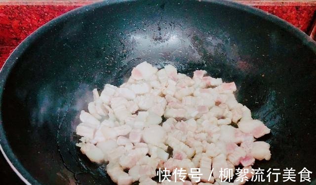 五花肉|建议老年人如果不差钱尽量多吃这种食物,腿脚有劲,身体硬朗!