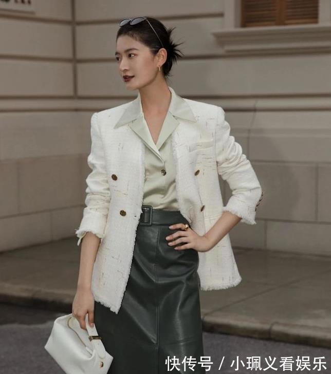 连衣长裙 轻熟女人的时尚、优雅的穿搭,彰显熟龄气质的美感