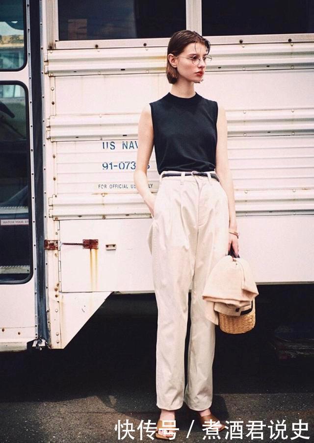 穿过这么多流行色,果然还是黑白最高级!记住这5个思路,不沉闷