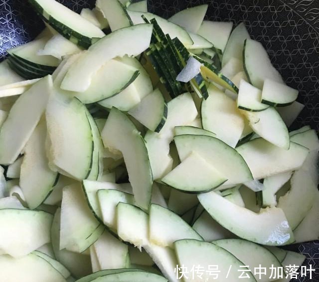 蚝油炒菜南瓜，家常小菜，低脂又健康！蚝油炒菜南瓜，家常小菜，低脂又健康！