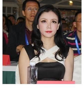 艺术学院|拒绝《花花公子》邀请，放弃3000万三级片酬，彭丹的人生足够精彩