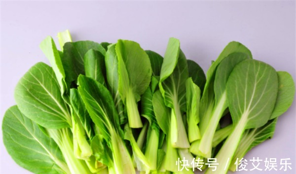 减肥|女人不想显老,多吃以下三种食物,排毒减肥,滋润肌肤,显年轻